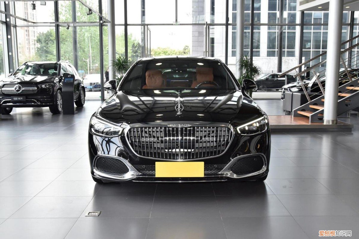 2022款迈巴赫S级，售价154.1万 迈巴赫车的价格和图片
