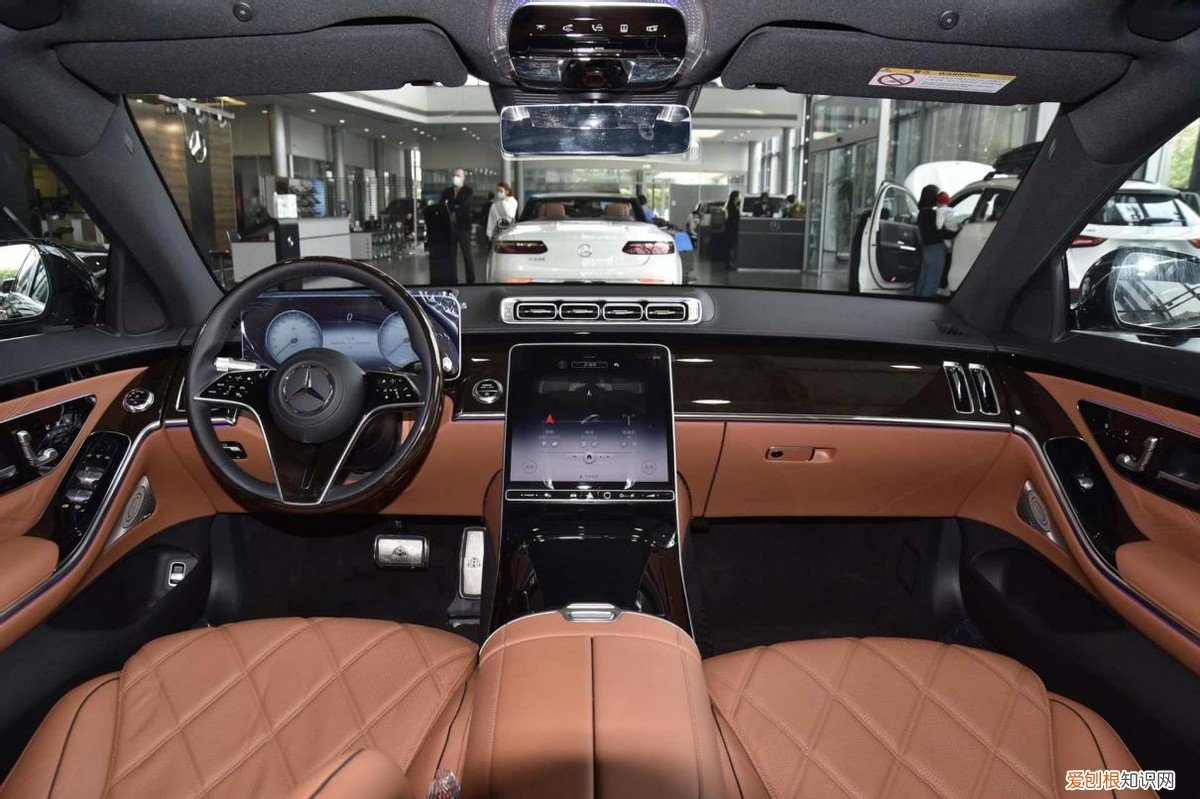 2022款迈巴赫S级，售价154.1万 迈巴赫车的价格和图片