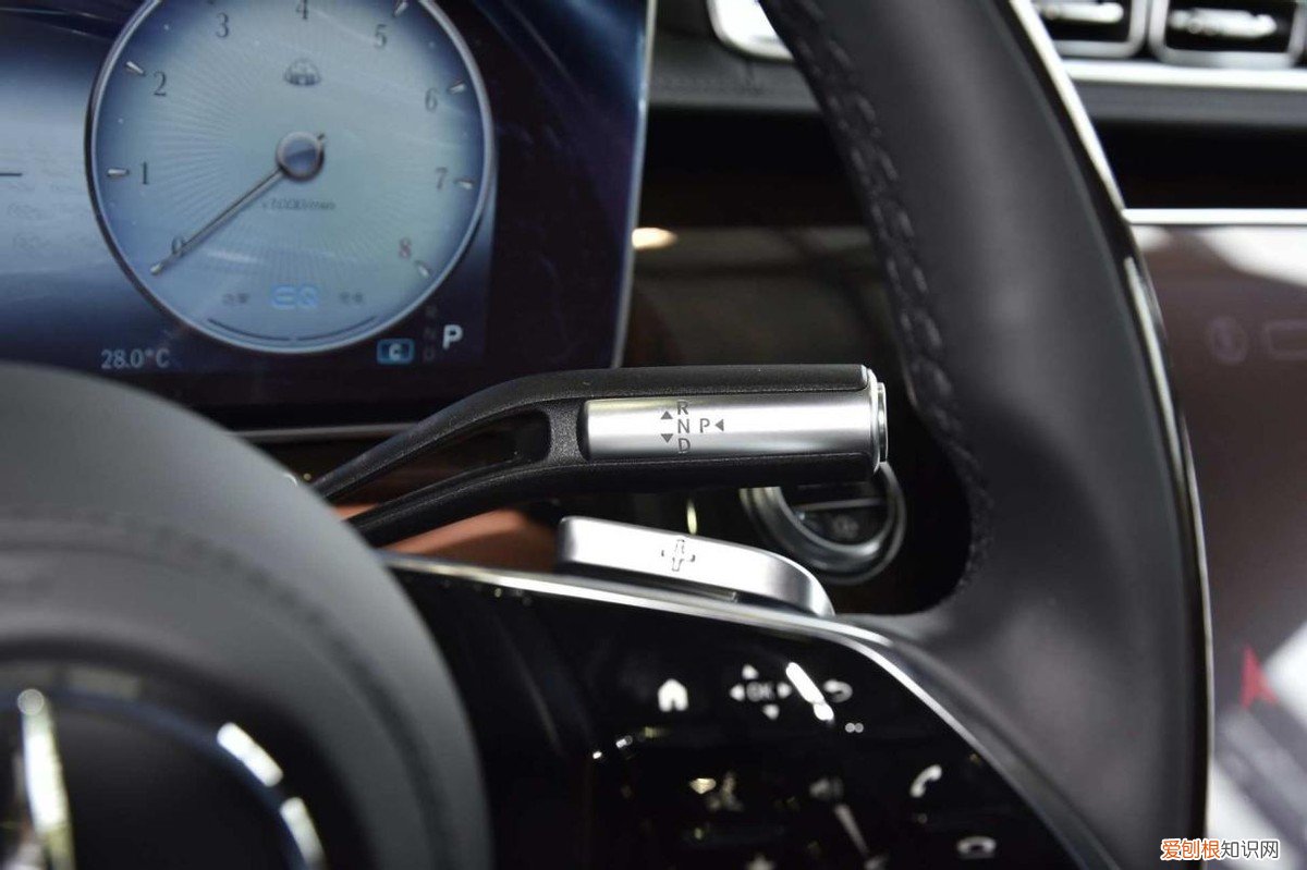 2022款迈巴赫S级，售价154.1万 迈巴赫车的价格和图片