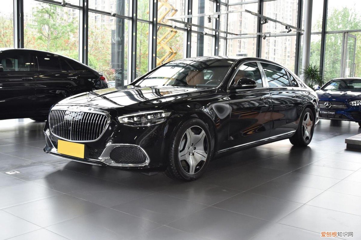 2022款迈巴赫S级，售价154.1万 迈巴赫车的价格和图片