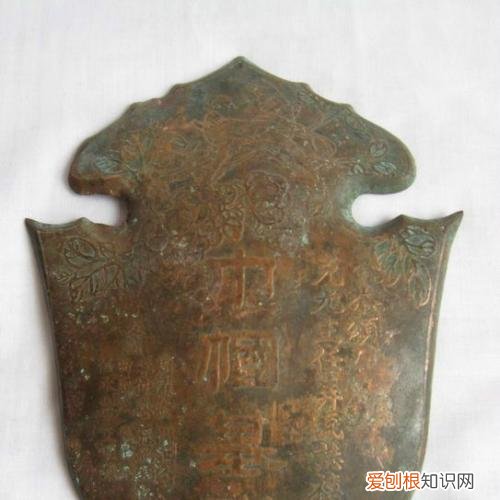 “弄璋之喜”和“弄瓦之喜”分别指什么 弄璋之喜什么意思