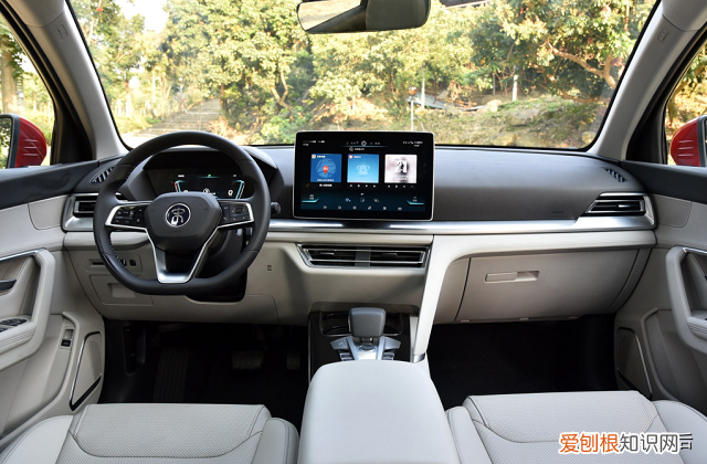 比亚迪宋pro燃油版油箱有多大？标配湿式双离合+63L油箱