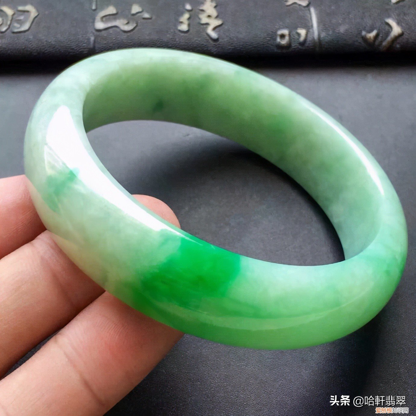 翡翠真假鉴定方法简单！学会再不怕假货泛滥