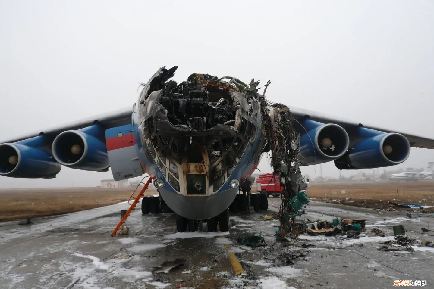 飞机坠毁人还有全尸吗？空难的人都摔烂了吗