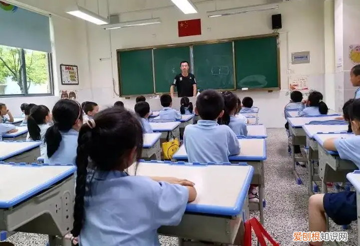 被实名举报，被指出“夹带私货” 曹文轩出什么事了