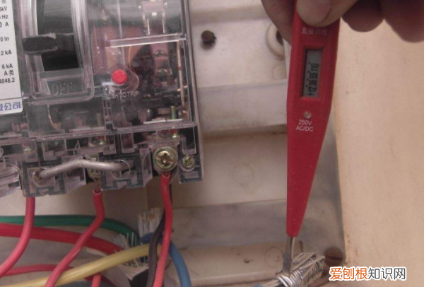 三根线怎么分火线零线，我教你 火线是L还是N？