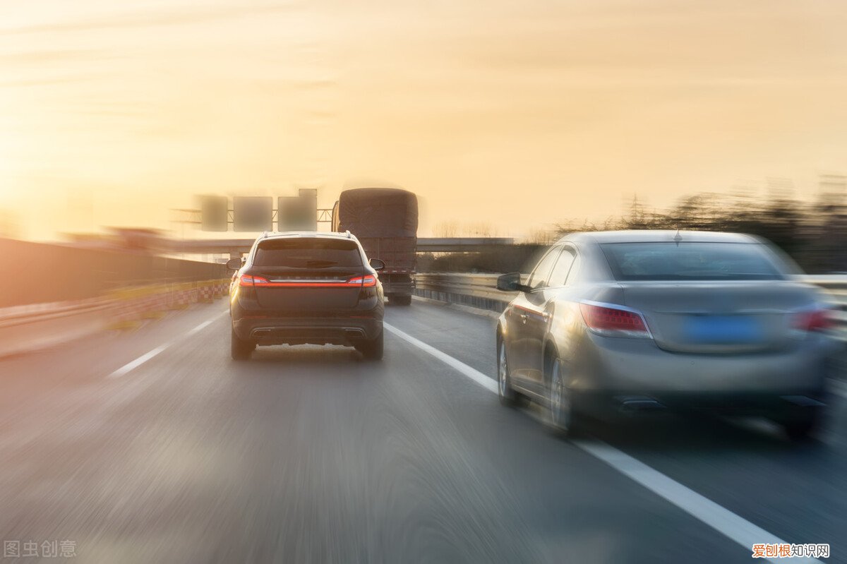 ABS灯亮了车还能开么？ abs灯亮了是什么原因