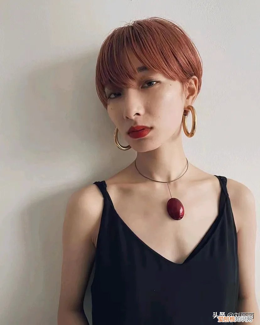 15款短发送给你,利落时尚显脸小 短发造型2022年最新款女图片