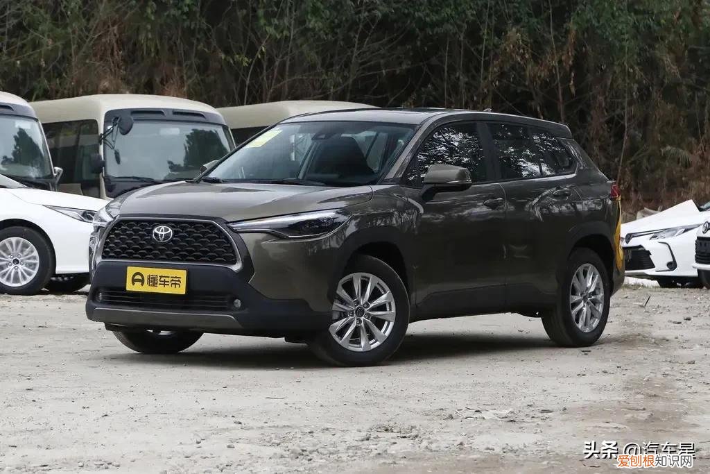 标配2.0L动力,12.98万起 丰田卡罗拉锐放2022款报价及图片