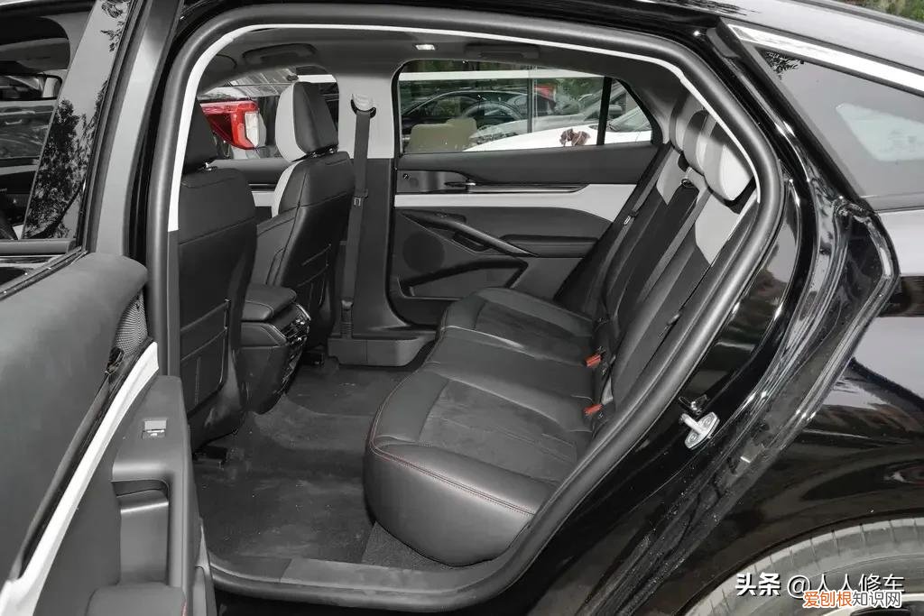 15.98万起，颜值高空间大 蒙迪欧2022款价格