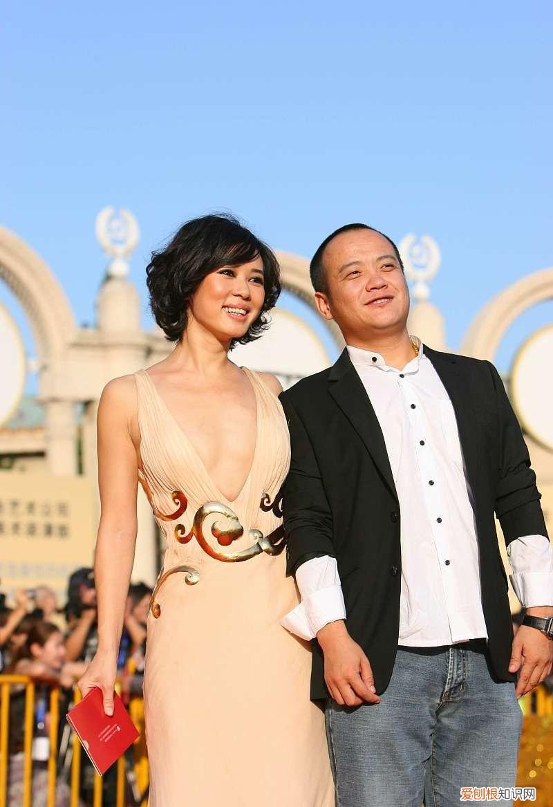 余男和黄渤旧照挺耐人寻味 黄渤年轻旧照超帅