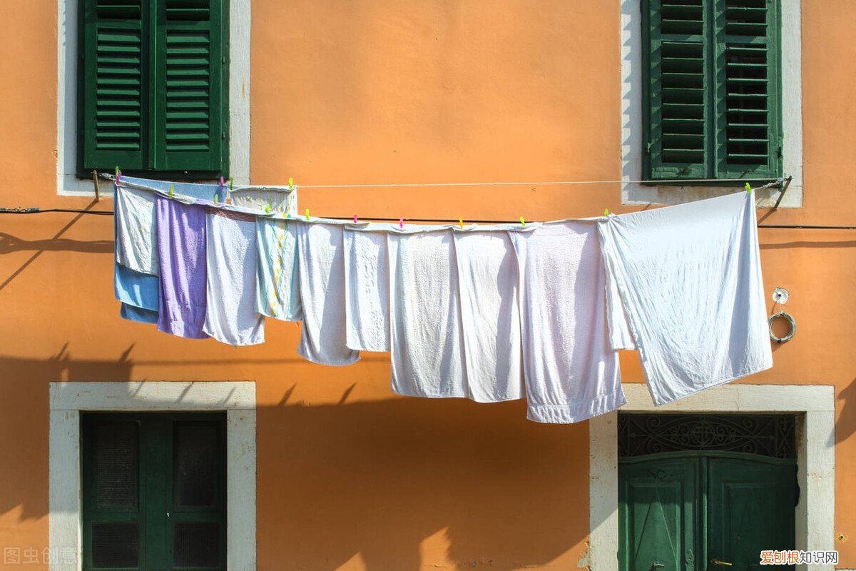 学会这招,洗完和新买的一样干净 白衣服变黄怎么样才能洗白