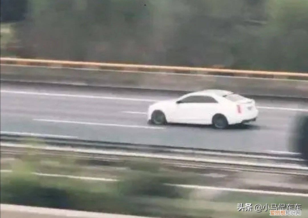 凯迪拉克追高铁事件是真实的吗？事件视频系拼接，都是假的