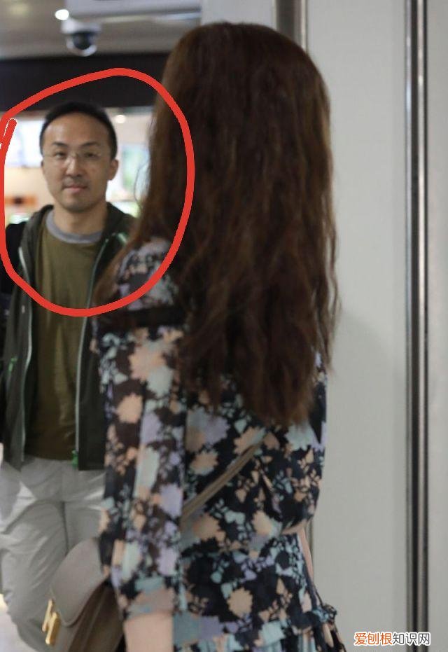 张萌罕见携丈夫走机场 张萌老公张海苍资料及照片