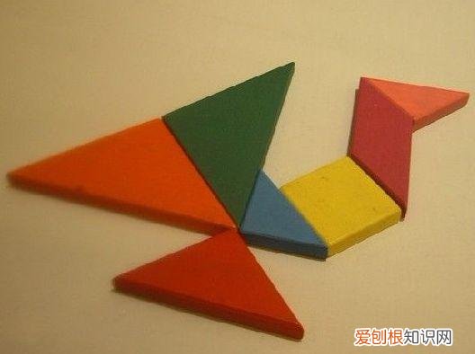 可以拼出1600种以上的图案 七巧板拼图原图有几种拼法