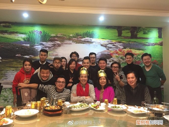 其师傅与郭德纲都是侯耀文弟子 卢鑫玉浩师傅是谁