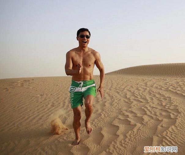 周卫星一家三口罕露面 何晶晶老公是谁