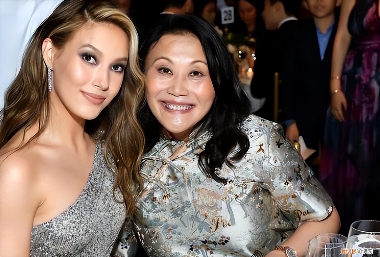 谷爱凌妈妈“旧照”曝光 冬奥会谷爱凌父母离婚