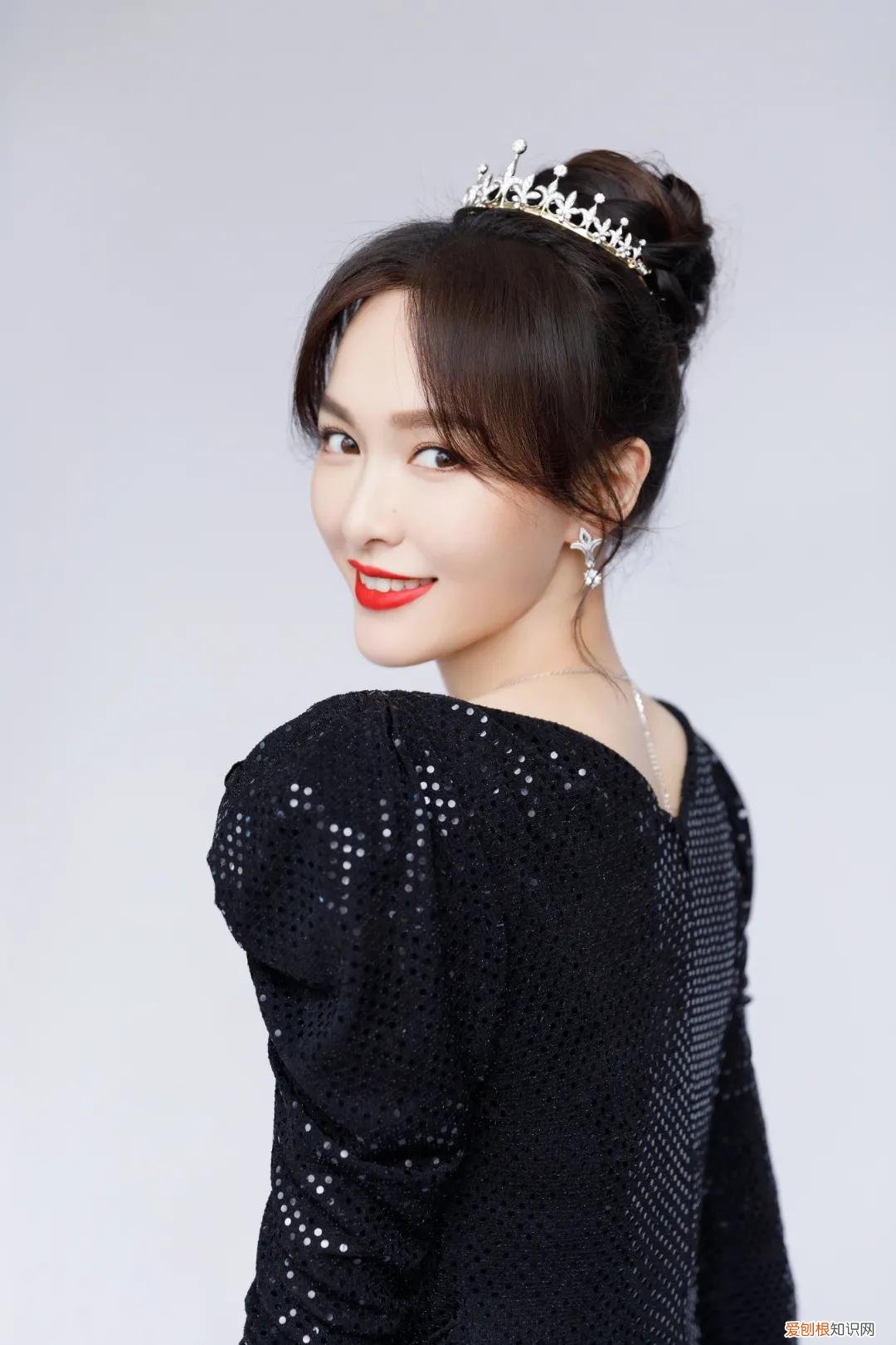 这4款超显脸小，堪比换头 鹅蛋脸适合什么刘海