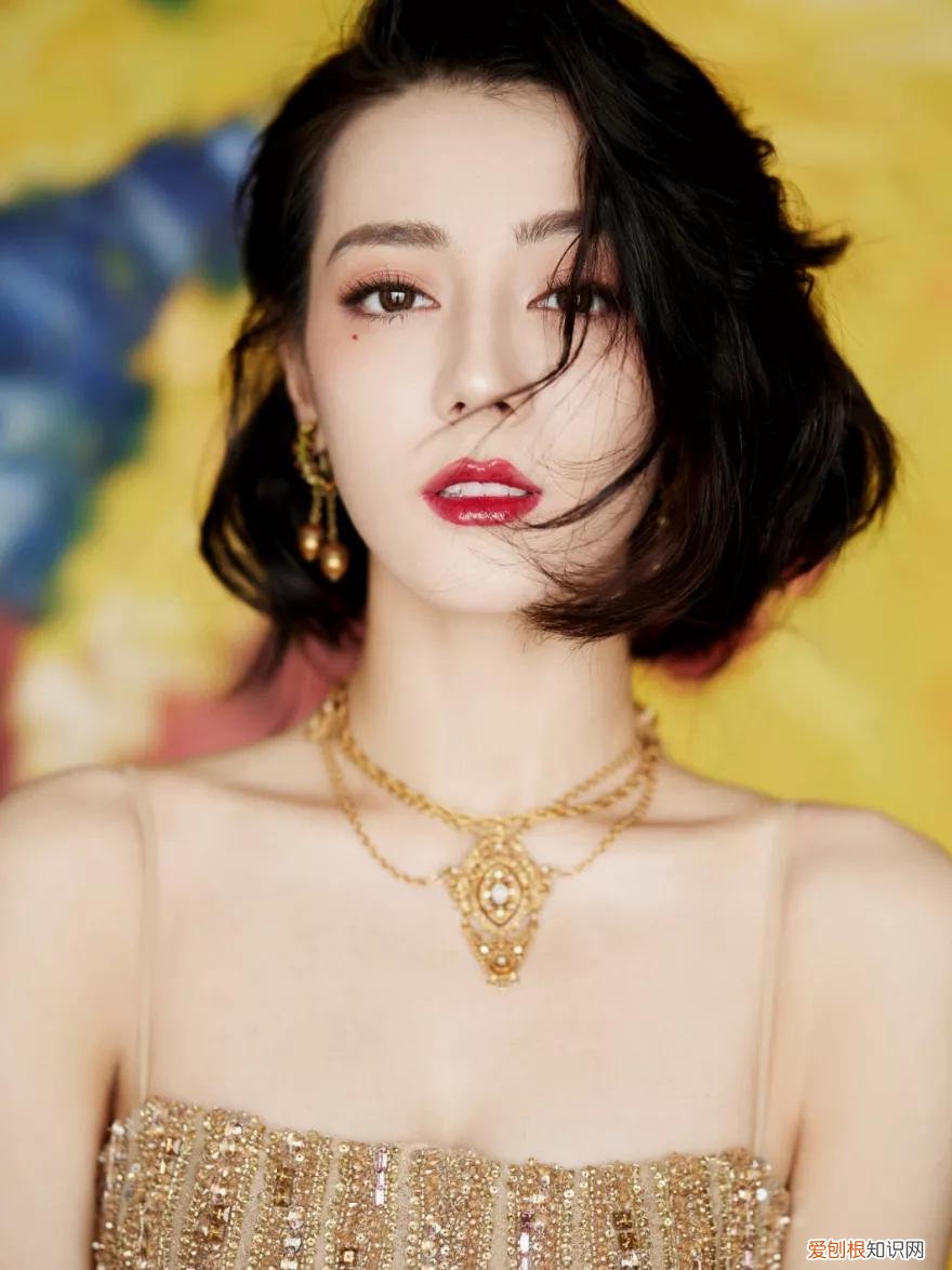 这4款超显脸小，堪比换头 鹅蛋脸适合什么刘海