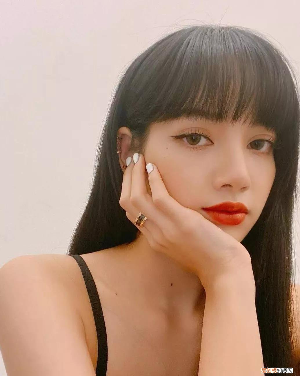 这4款超显脸小，堪比换头 鹅蛋脸适合什么刘海