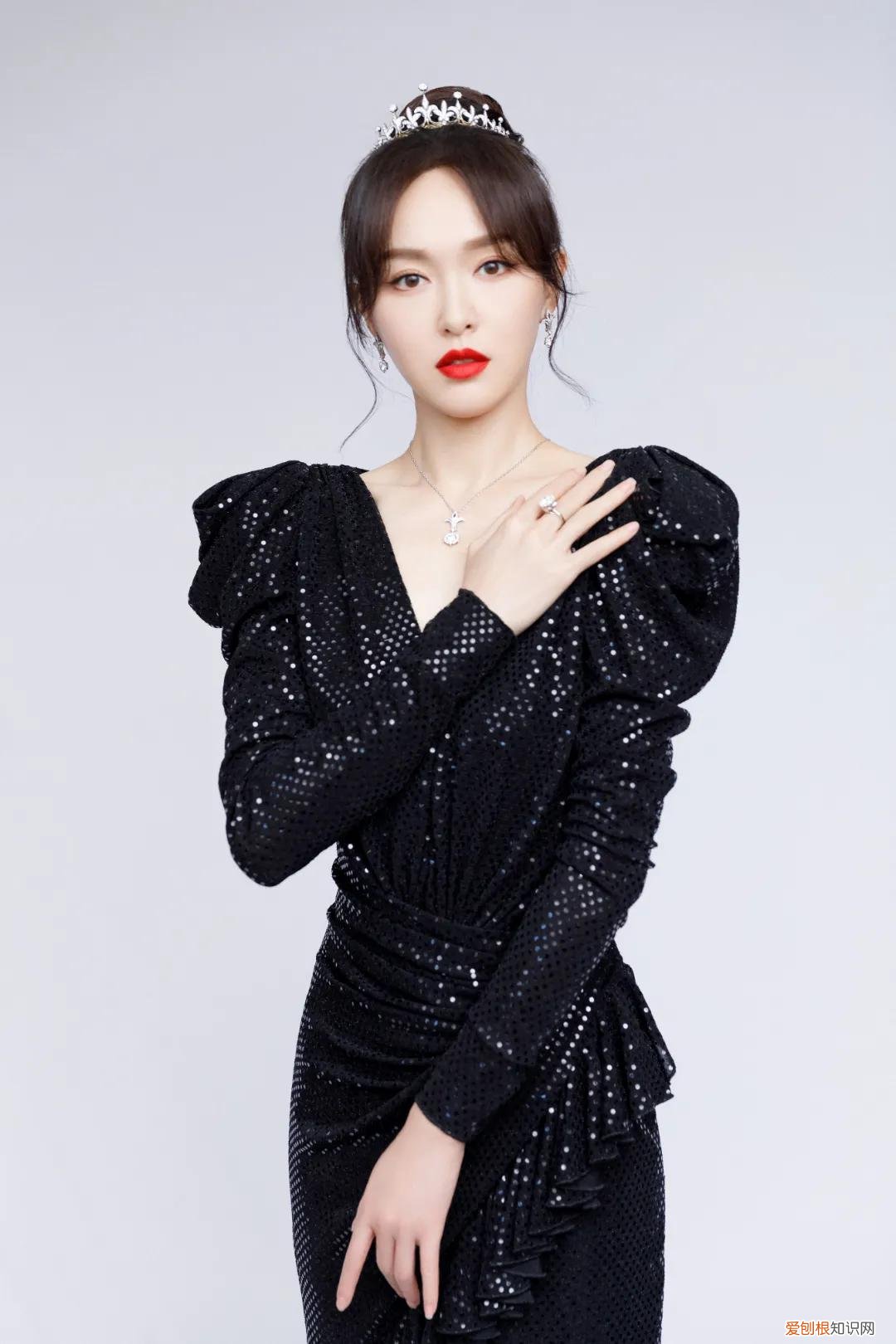 这4款超显脸小，堪比换头 鹅蛋脸适合什么刘海