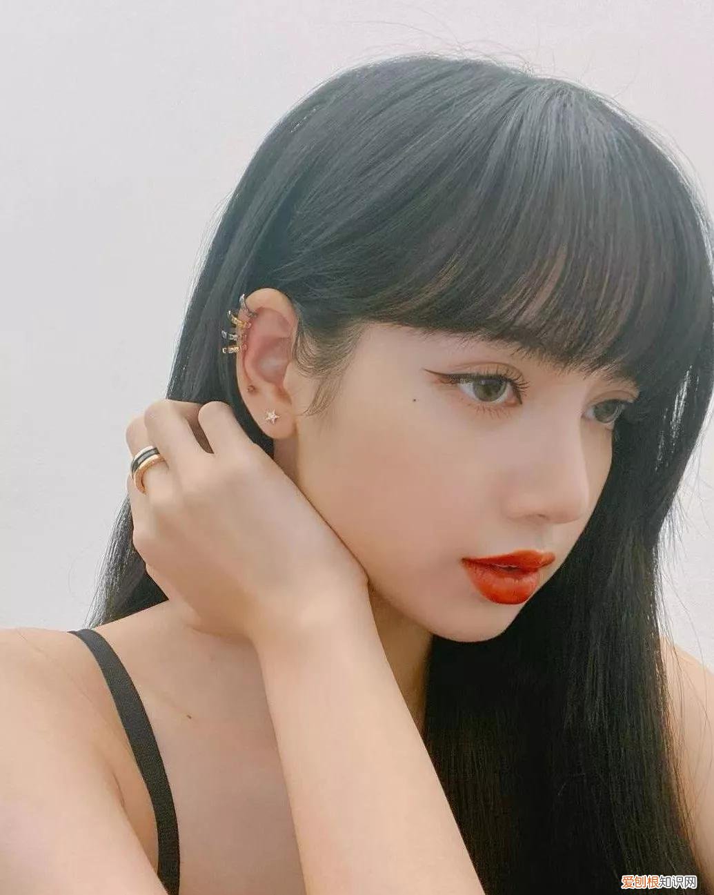 这4款超显脸小，堪比换头 鹅蛋脸适合什么刘海