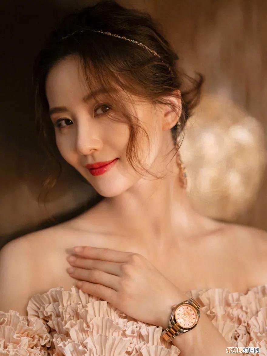 这4款超显脸小，堪比换头 鹅蛋脸适合什么刘海