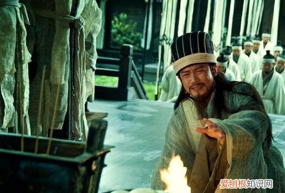 诸葛亮是个什么样的人？演义中被传得神乎其神