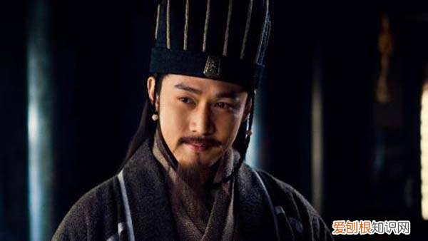 诸葛亮是个什么样的人?演义中被传得神乎其神