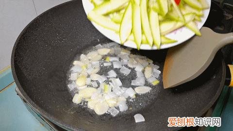 西葫芦怎么炒才好吃?图解:西葫芦最受欢迎的做法