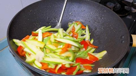 西葫芦怎么炒才好吃?图解:西葫芦最受欢迎的做法