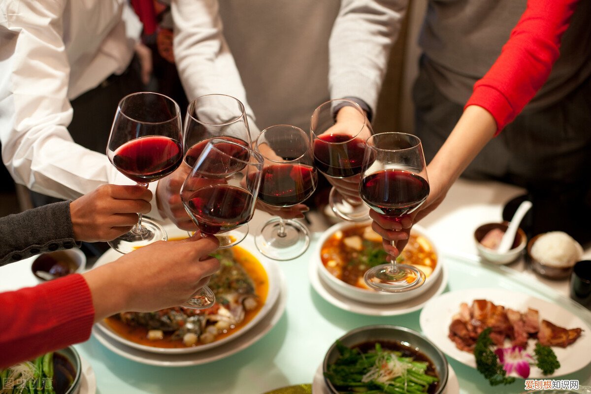 不沾酱油被关狱一年多 吃饺子不蘸酱油事件