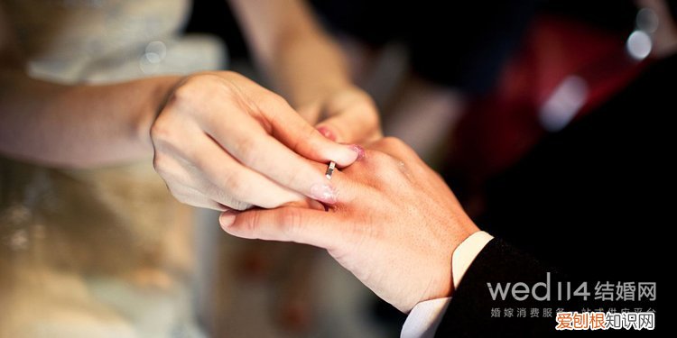 中指戴戒指说明什么？戴在不同手指的含义
