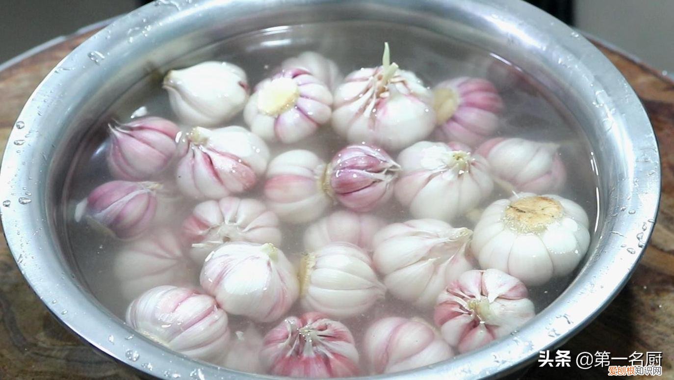 调料和配方都告诉你 糖蒜的腌制方法家常