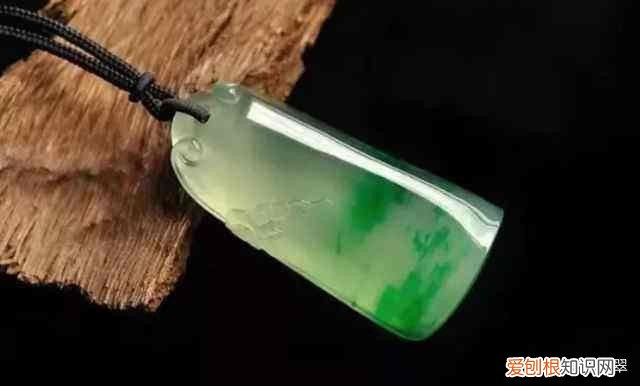 怎样鉴别翡翠?拥有这5个特征的翡翠才是天然A货