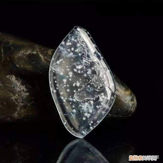 怎样鉴别翡翠?拥有这5个特征的翡翠才是天然A货