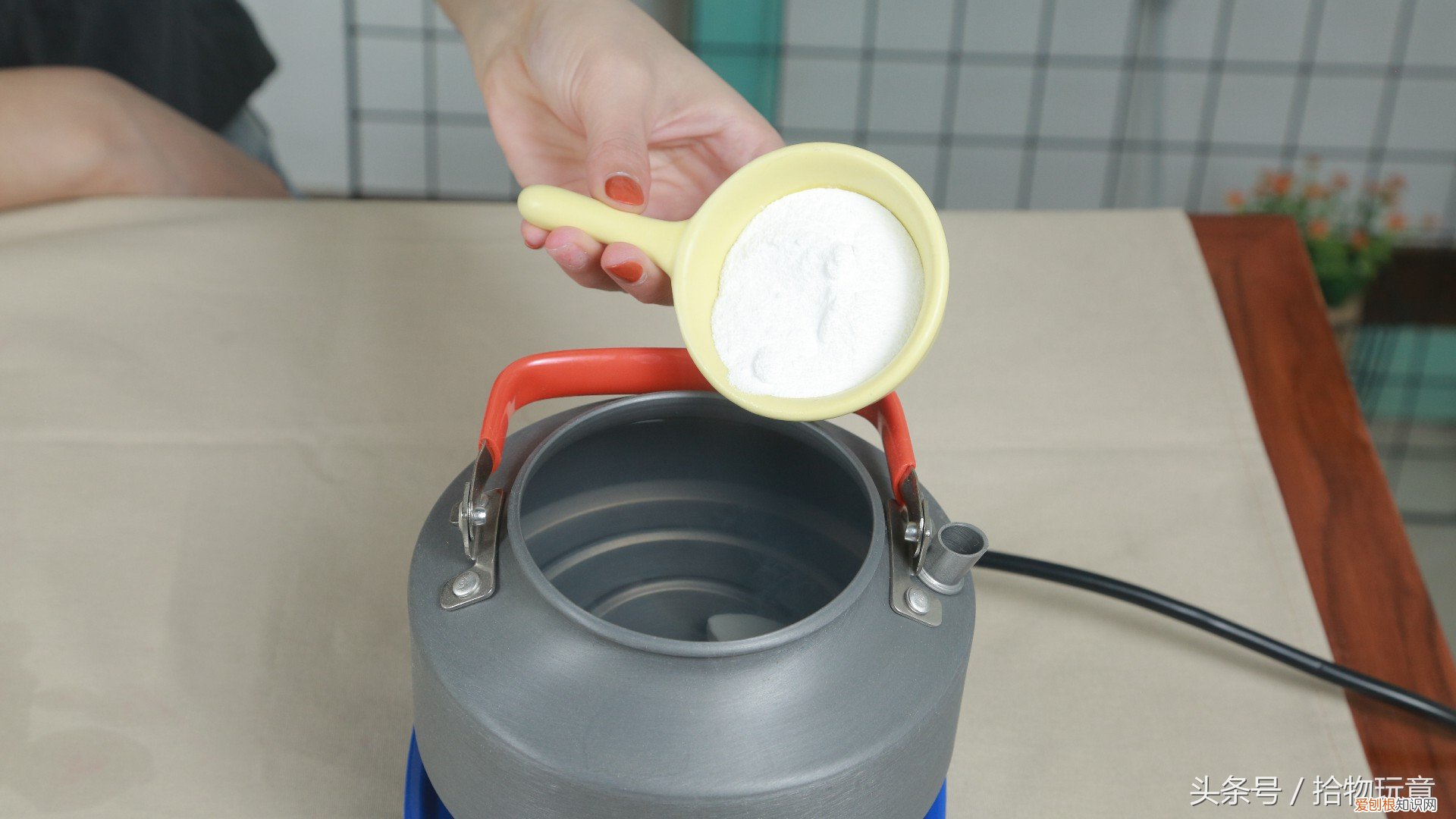 衣服染色怎么洗掉妙招？教你这一招，恢复本色很轻松