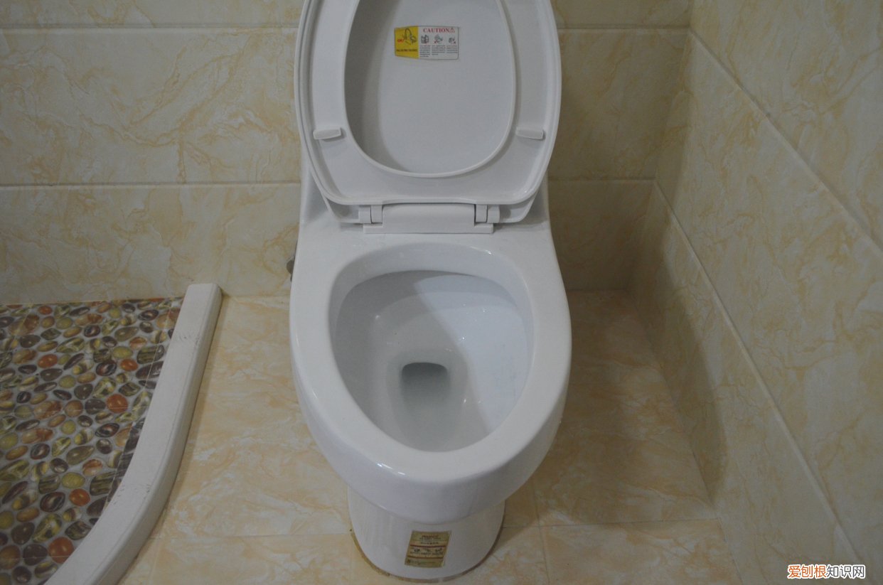 马桶水箱一直流水怎么修理？有这3个原因，自己就可以解决