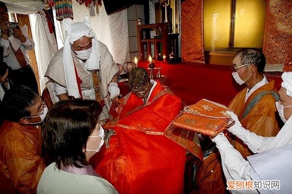 活人木乃伊有多痛苦？揭秘日本奇葩木乃伊风俗