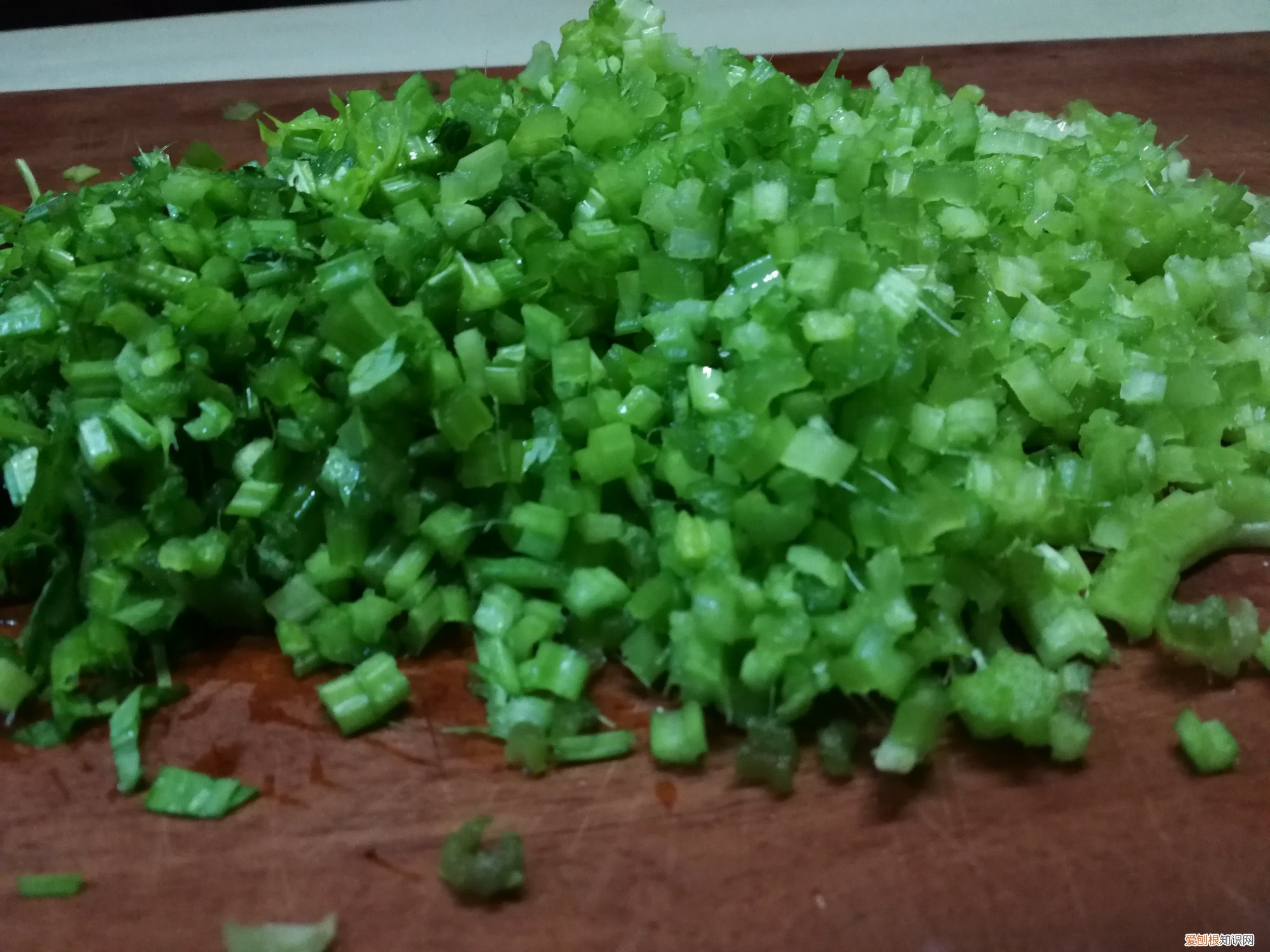 芹菜馅的饺子馅怎么调最好吃？牢记3个诀窍，鲜嫩好吃