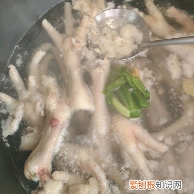 柠檬鸡爪的家常做法，简单快捷又好吃 柠檬鸡爪制作方法