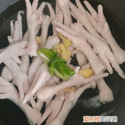柠檬鸡爪的家常做法，简单快捷又好吃 柠檬鸡爪制作方法