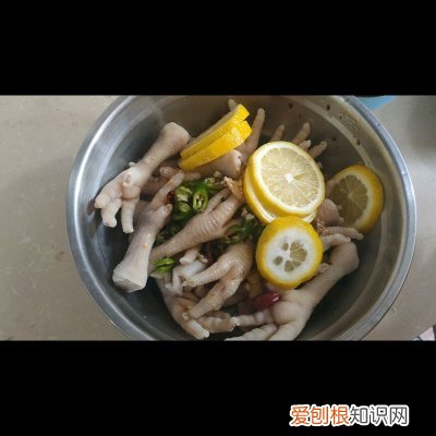 柠檬鸡爪的家常做法，简单快捷又好吃 柠檬鸡爪制作方法