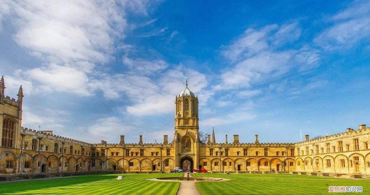 潘周聃为什么火了?因学霸式起身爆红全网