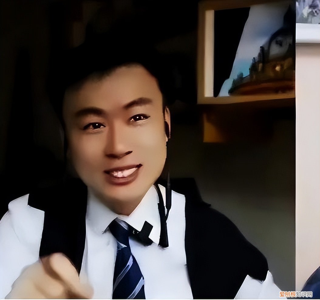 潘周聃为什么火了?因学霸式起身爆红全网