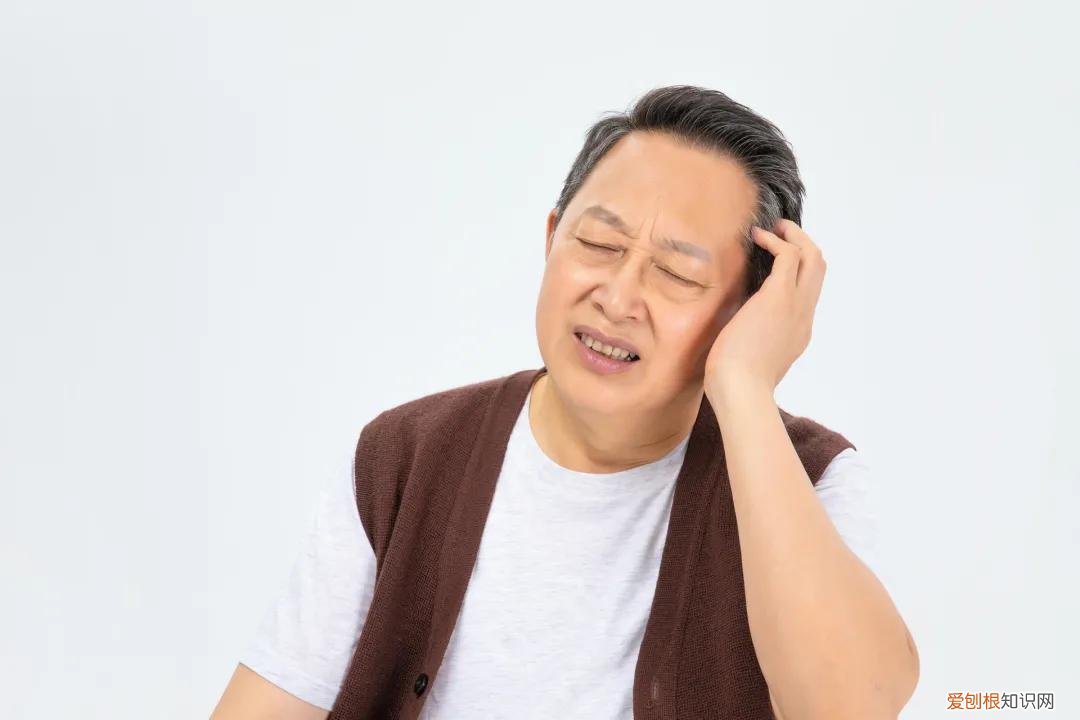 胸部痛疼是什么原因？引起胸痛常见的12种原因