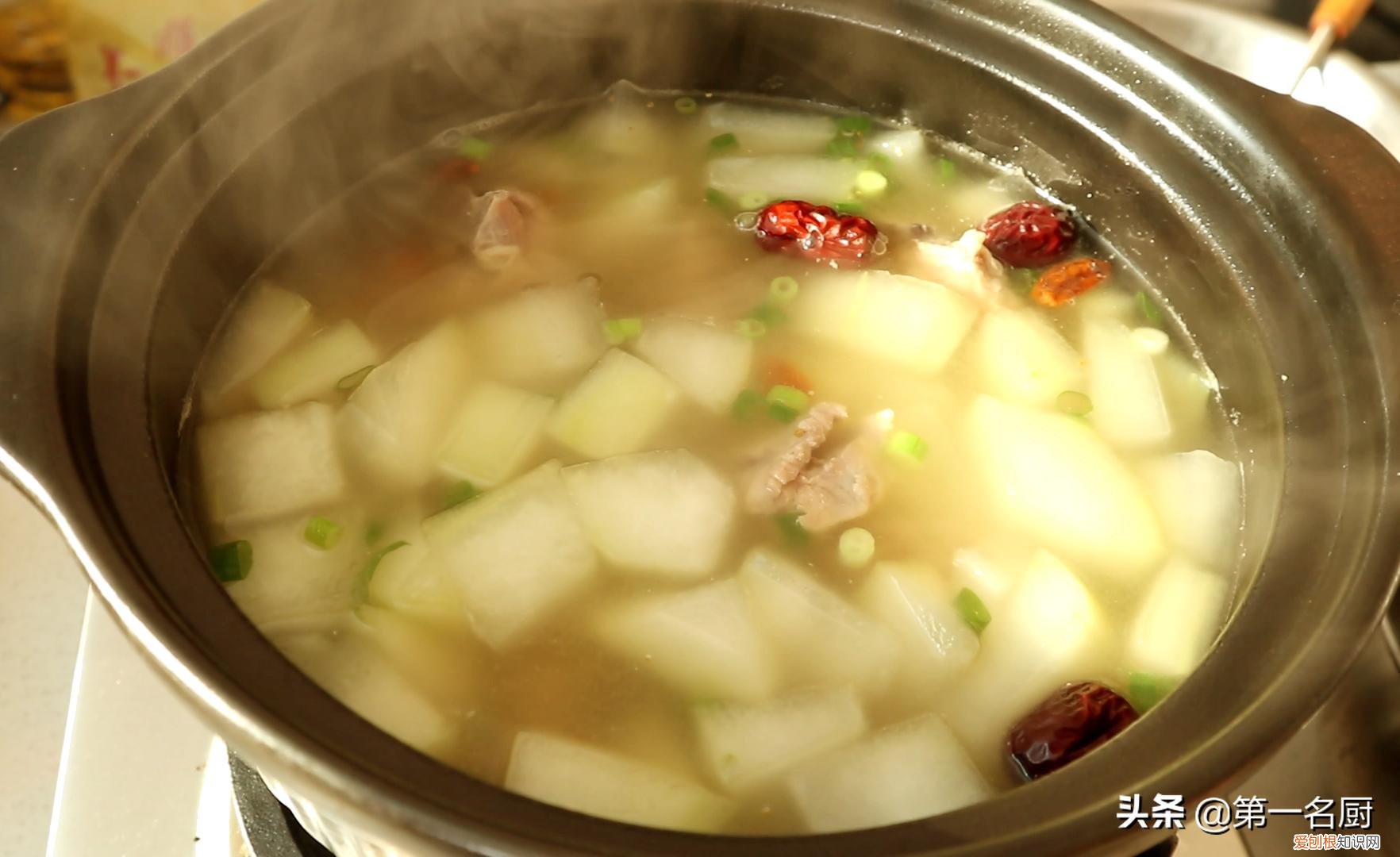 教你1招，排骨鲜嫩入味 排骨怎么炖才好吃呢又嫩又香呢