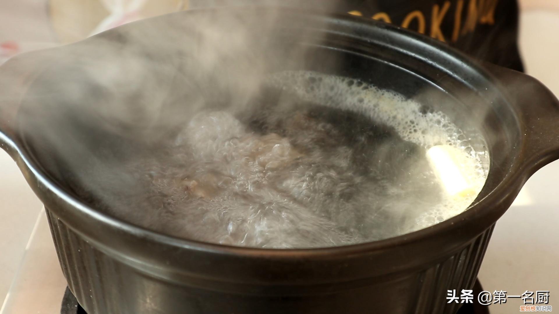 教你1招，排骨鲜嫩入味 排骨怎么炖才好吃呢又嫩又香呢