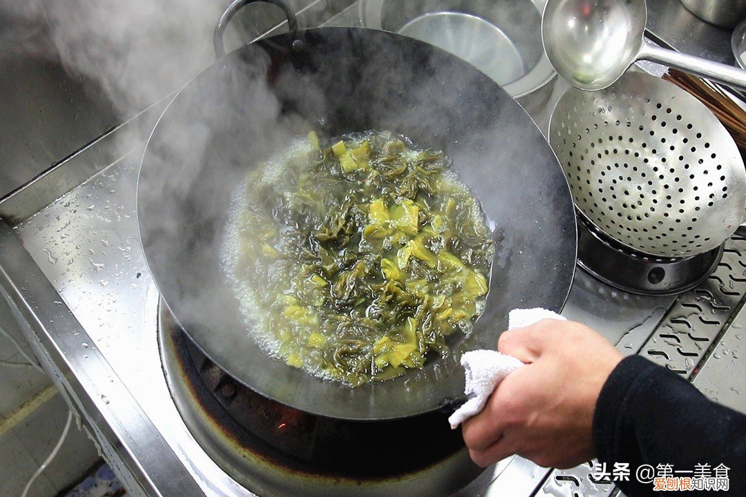 厨师长教你在家做最正宗酸菜鱼 酸菜鱼的做法